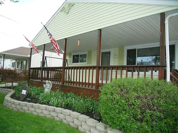2nd image of 292 W Brentwood Dr