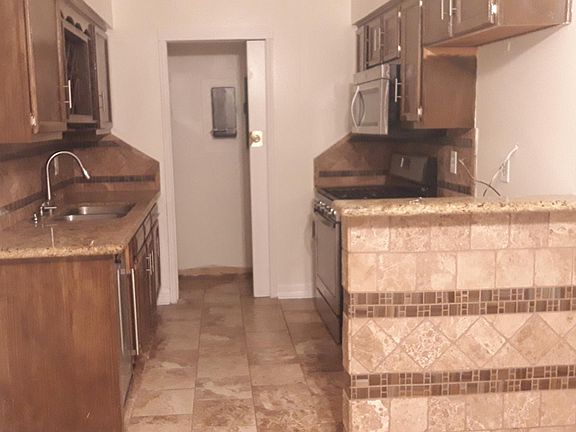 4th image of 2115 Pearland Ave