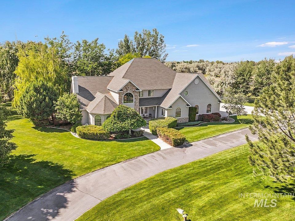 1st image of 3283 Willow Cir