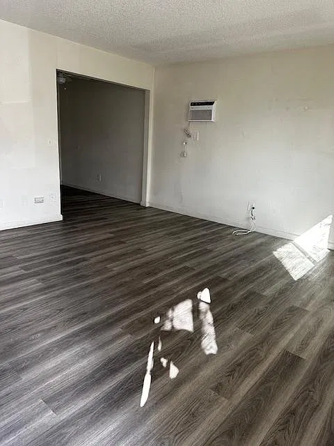 2 bed, 720 sqft, $1,850 — Photo 3