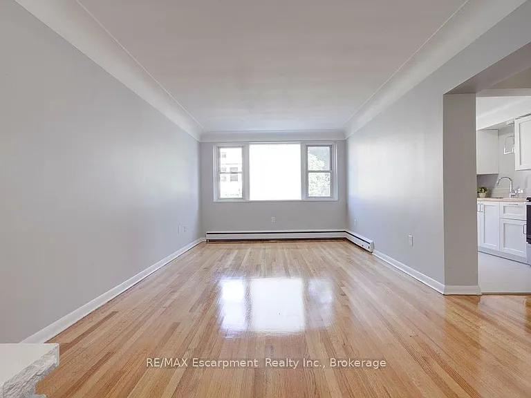 830 Robinson St #102 — Photo 14