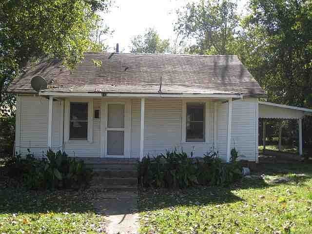 1st image of 113 W Cary Ave
