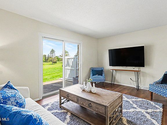 3rd image of 744 Fairway Dr APT 29