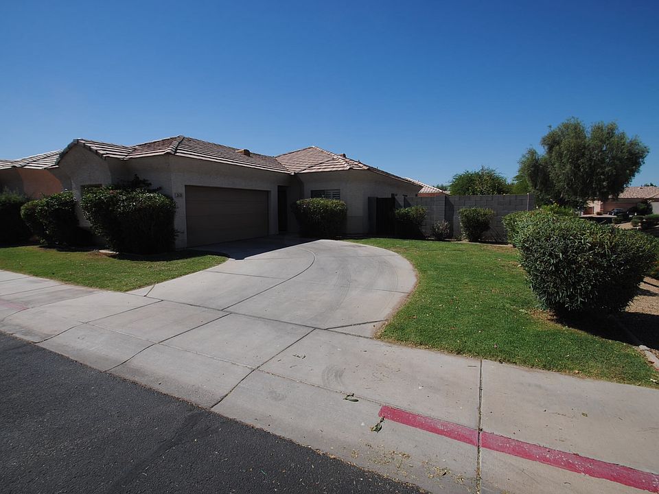 1st image of 2616 E Hidalgo Ave