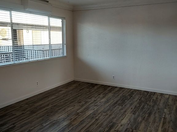 2nd image of 500 King Ave #11060826