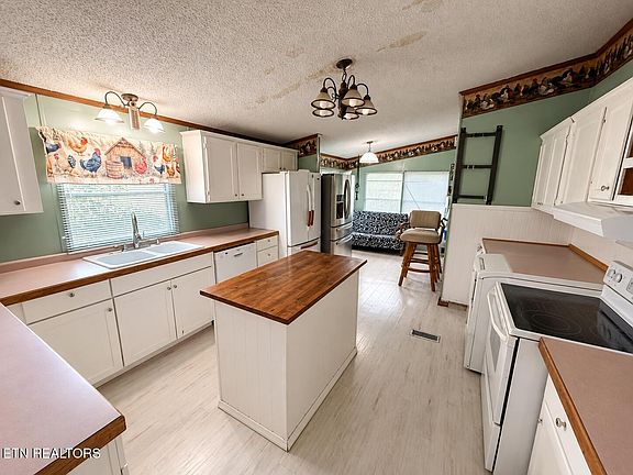 3rd image of 239 Cedar Ln