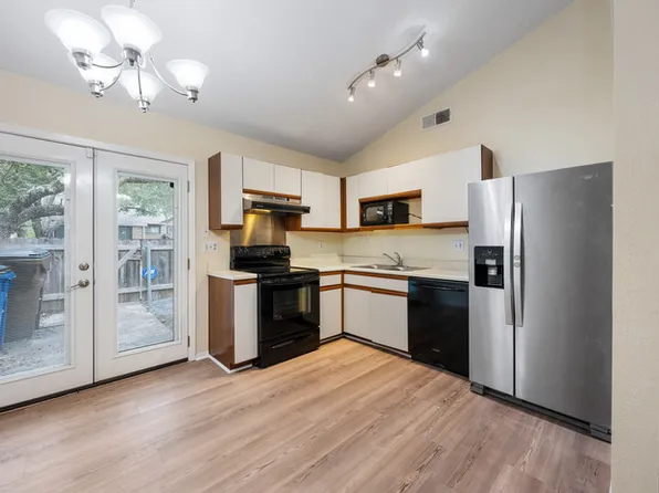 1015 E Yager Ln, Austin, TX