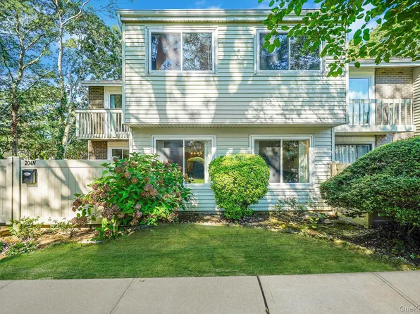 204 Springmeadow Drive #N, Holbrook, NY 11741