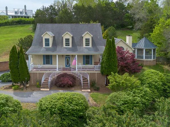 9 Hamilton Dr, Lexington, VA 24450