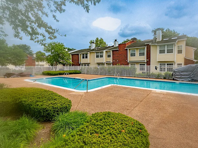 1303 Wyndham Dr #D-107 — Photo 19