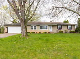 6608 County Road R, Oshkosh, WI 54902