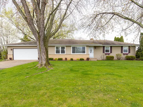 6608 County Road R, Oshkosh, WI 54902
