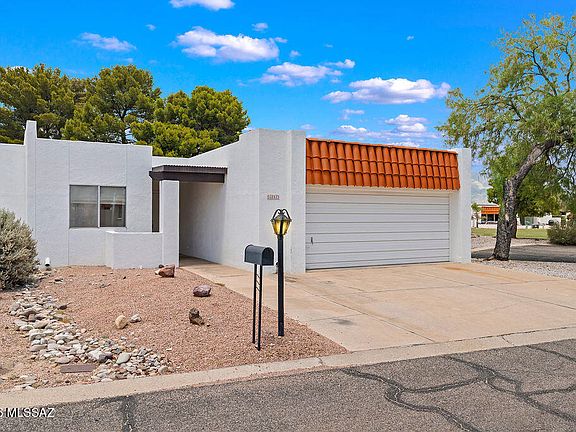 3rd image of 6881 E Calle Del Prado