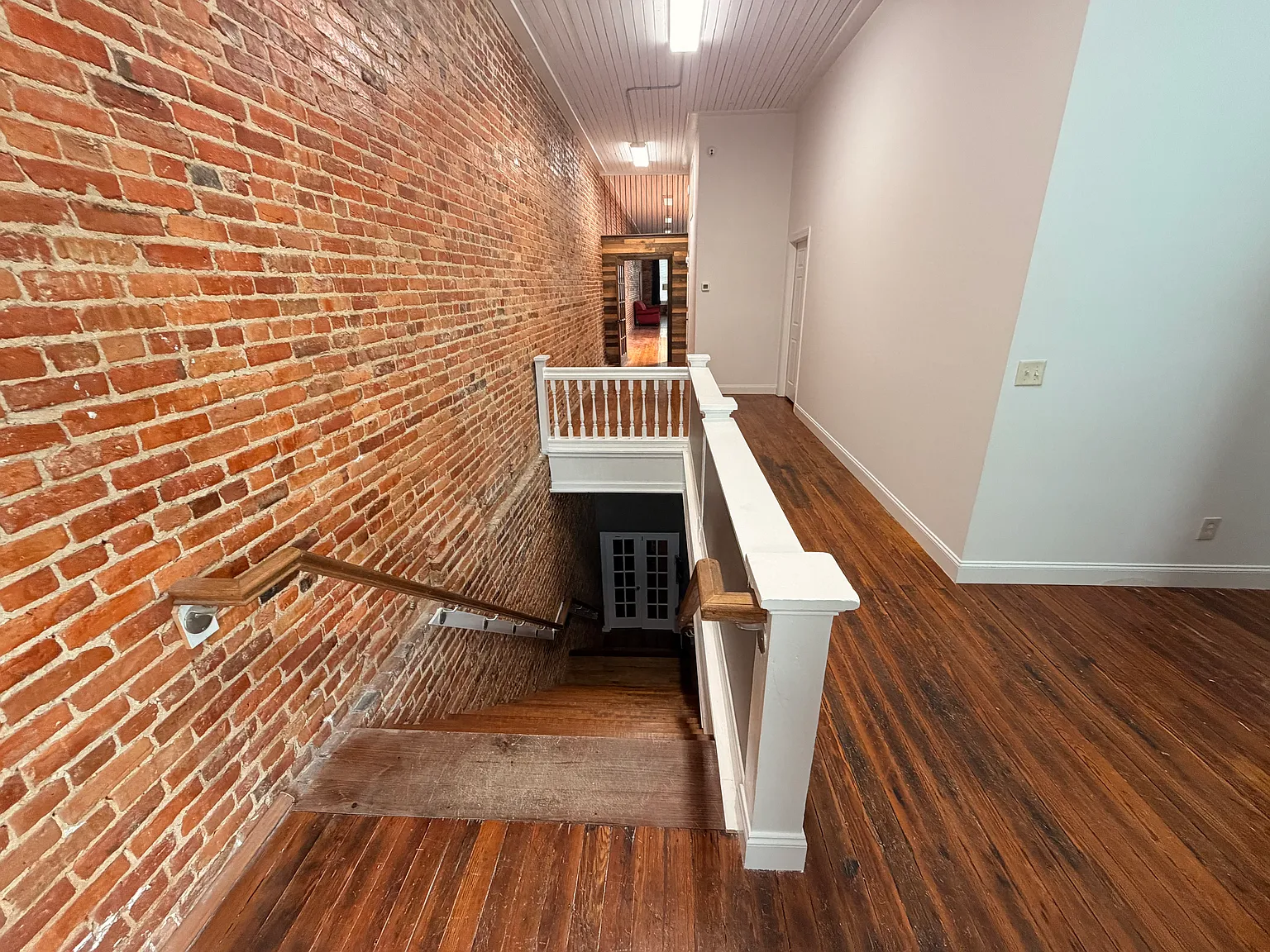2 bed, 2800 sqft, $2,900 — Photo 2