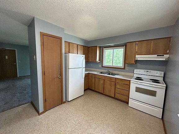 3rd image of 222 N Lincoln St #9