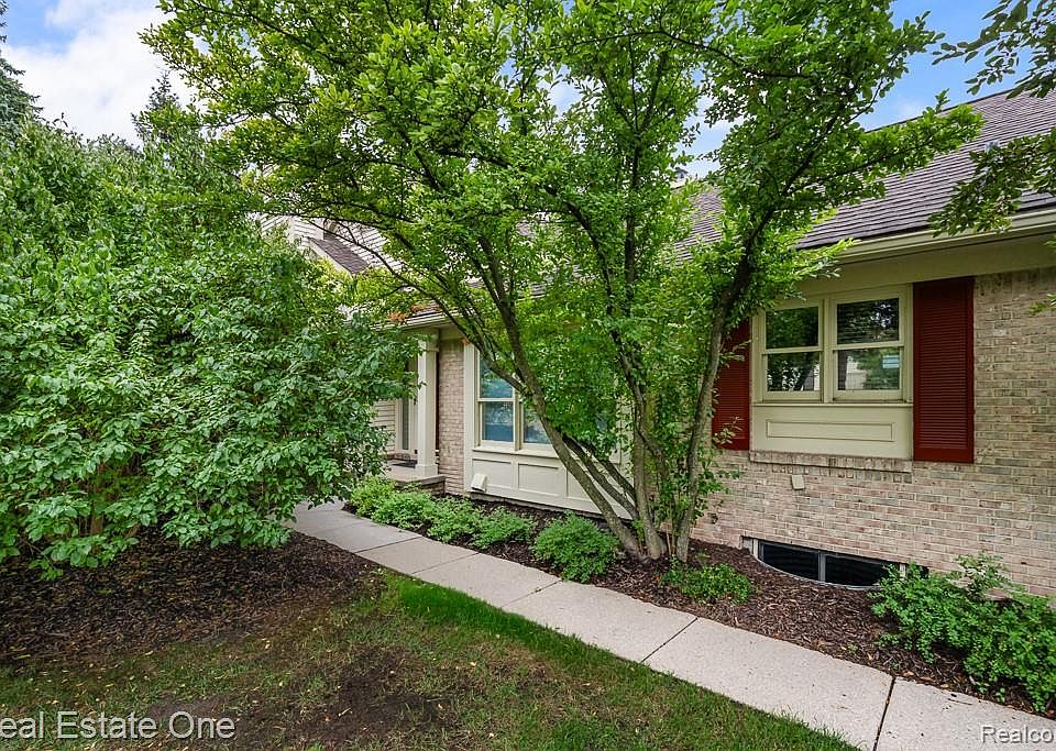 1st image of 7383 Simsbury Dr