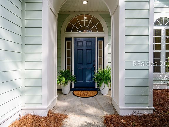 4th image of 44 Bridle Path Ln