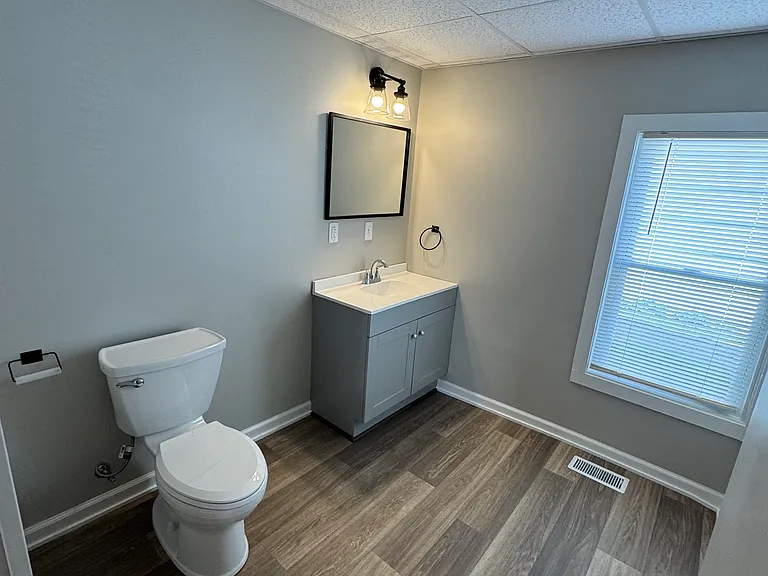 210 Santee Ave — Photo 15