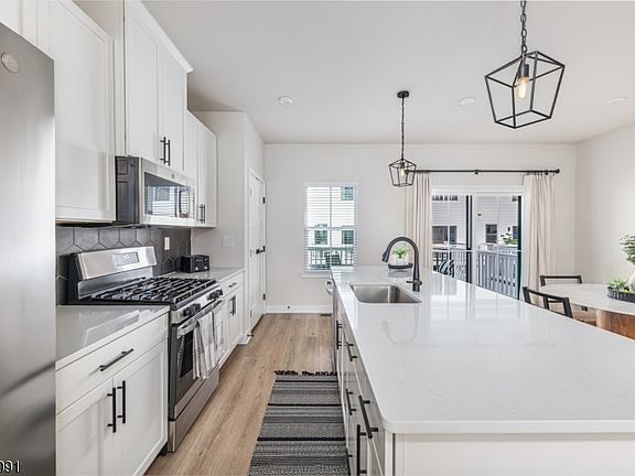 5th image of 6 Saw Mill Cir