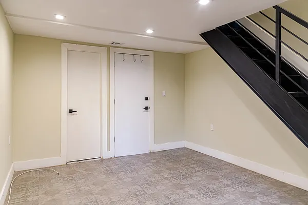 Rented by Compass | media 30