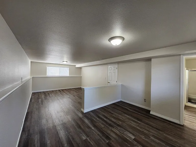 411 W 21st Pl — Photo 25