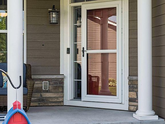 5th image of 4367 Parkview Cir