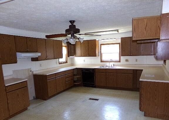 4th image of 111 Cynthiana St