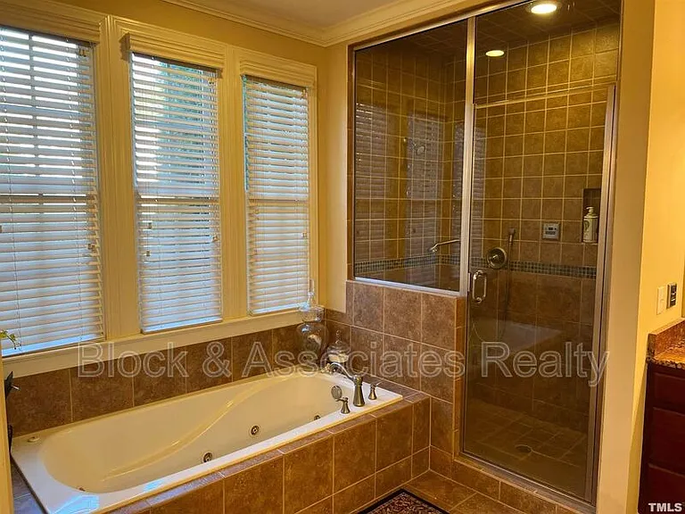 10216 San Remo Pl — Photo 16