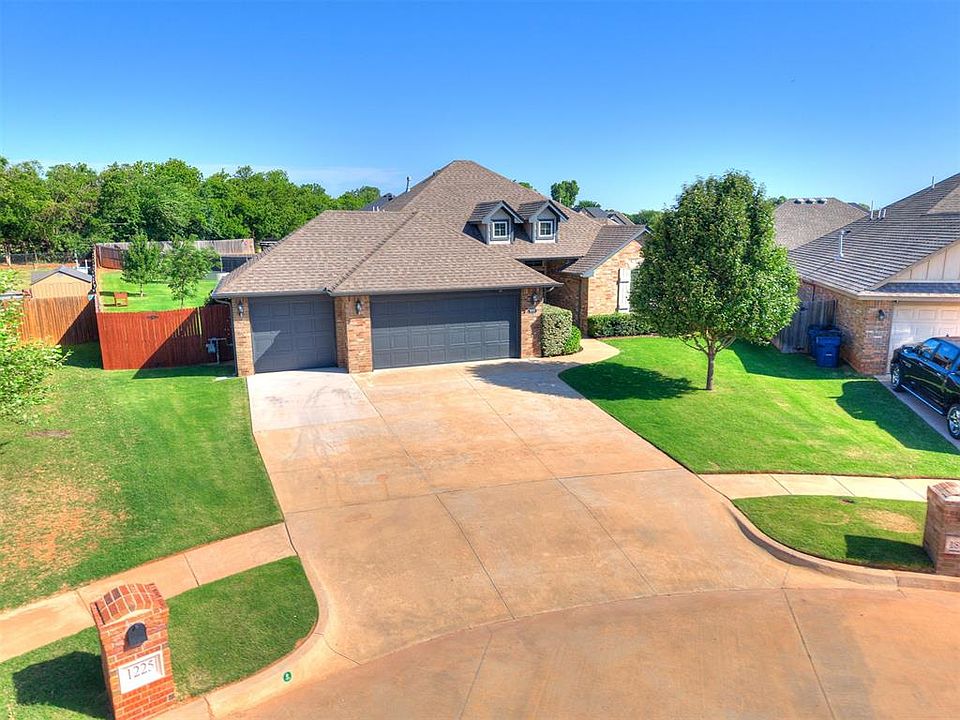 1st image of 1833 W Trout Way