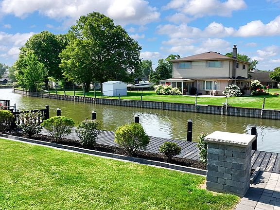 3rd image of 39611 Lakeshore Dr