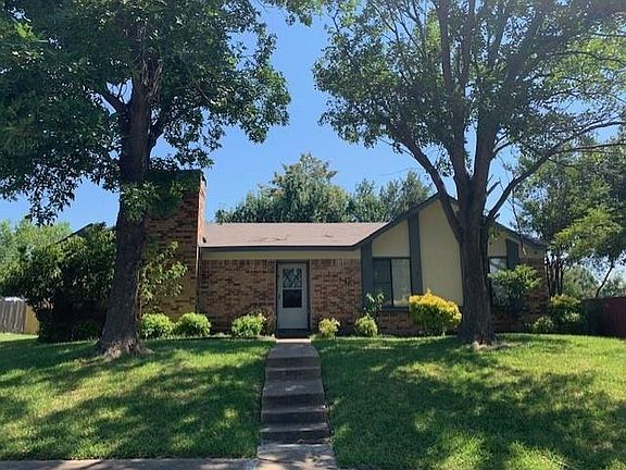 2nd image of 3204 Mahan Cir