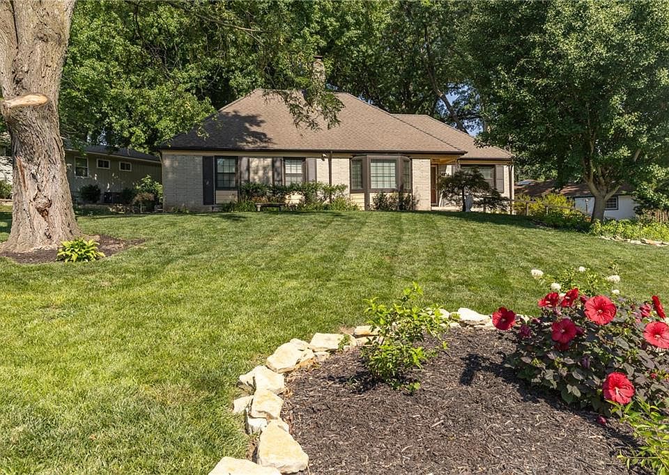 1st image of 4934 Howe Dr