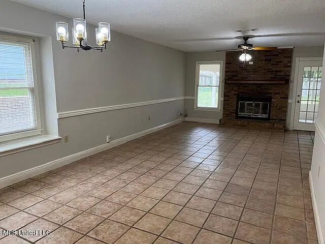 2 bed, 2.0 bath, 1195 sqft, $1,400 — Photo 2