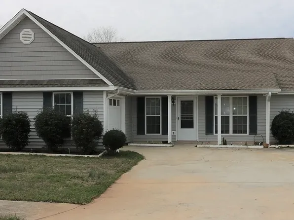 405 Sanford Ave, Lagrange, GA 30241