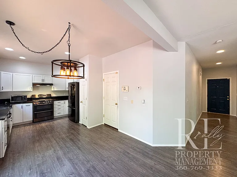 7070 Engine Ln NE — Photo 5