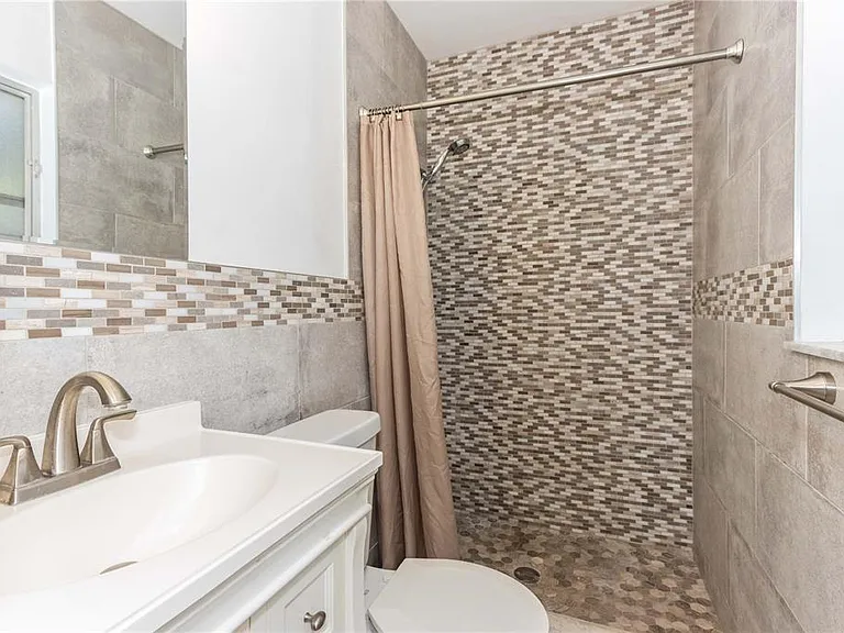 3997 McKay Creek Cir — Photo 17