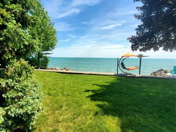 1351 Heritage Rd, Kingsville, ON N9Y 2E6
