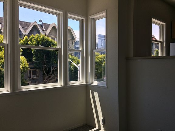 3rd image of 606 Oak St APT 3