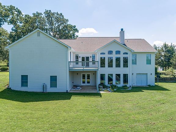 4th image of 101 E Ledge Rock Dr