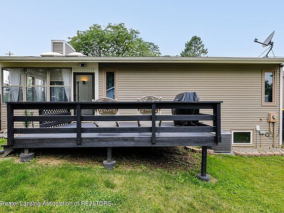 3rd image of 629 Dutch Hill Dr