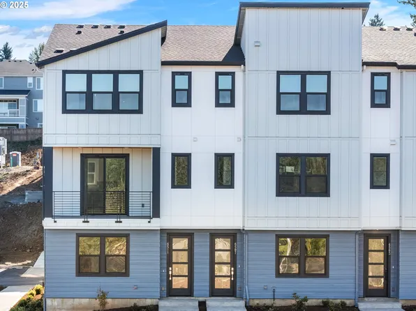 6511 NW Olympic Ln #L-61, Camas, WA 98607