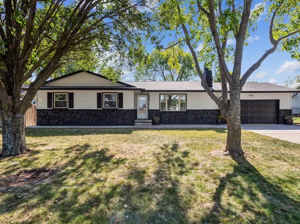 529 Parkwood Dr, Rose Hill, KS 67133