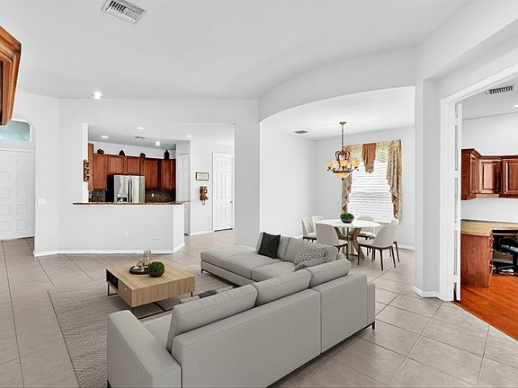4th image of 6707 Southport Drive
