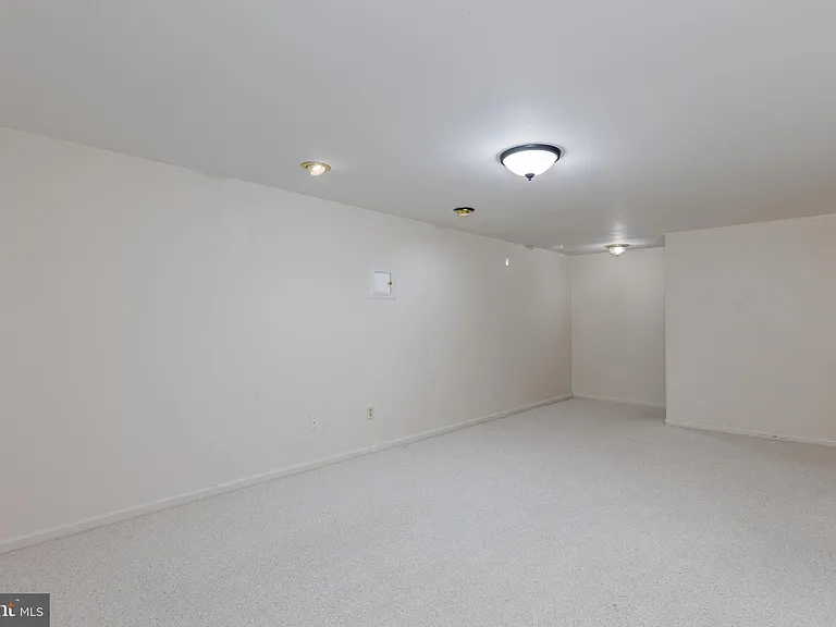 2807 Chapman Ct — Photo 31