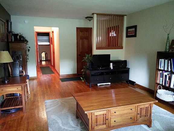 4th image of 300 E Turner Ave