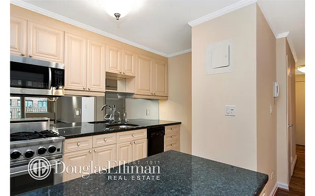 Rented by Douglas Elliman | media 6