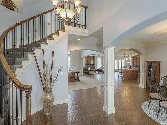 3rd image of 5422 W 164th Pl