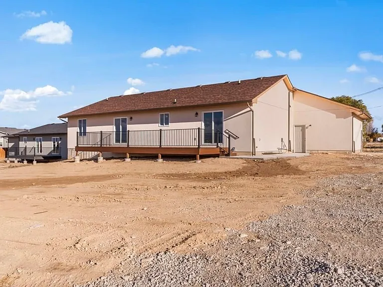 489 S Laporte Dr — Photo 24