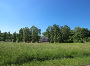 23 Inverness Dr, Burns, TN 37029