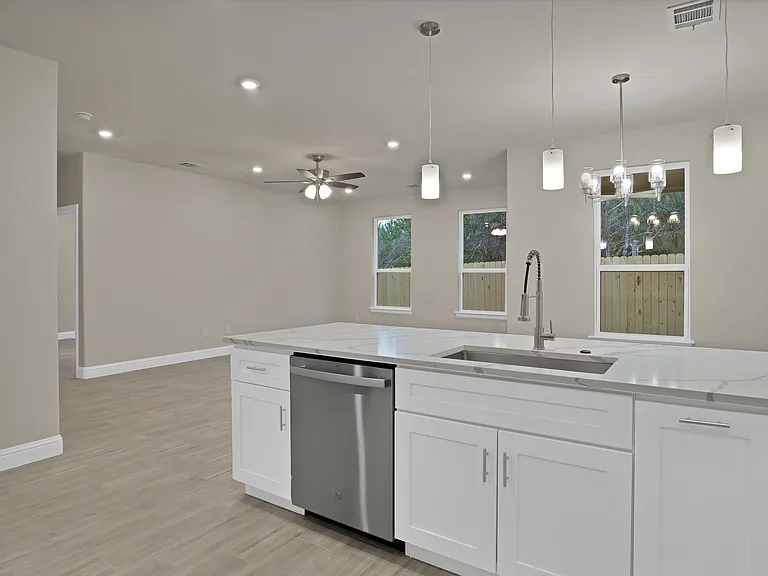 5619 Barkridge Dr — Photo 9